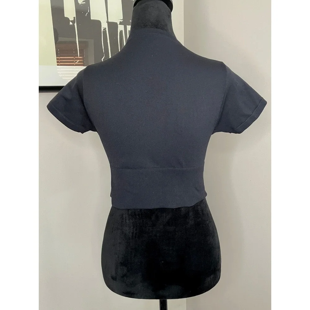 Offline By Aerie Sidewalk Seamless Cropped Athletic Stretch Tee Black Small - Picture 5 of 7